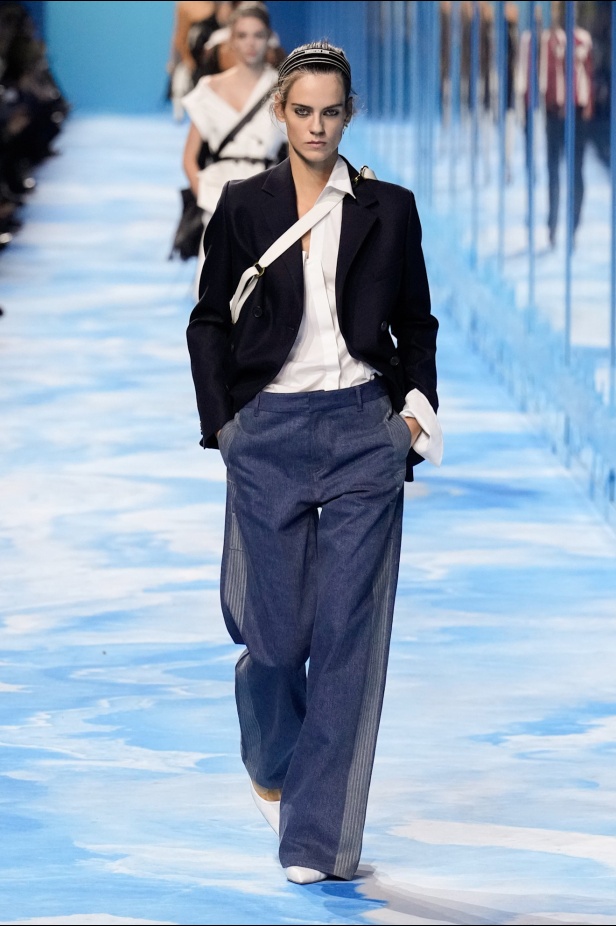 مجموعة Dior لربيع وصيف 2025... "ماريا غراتسيا كيوري" تستكشف تقاطع الموضة مع الرياضة وتعود إلى أرشيف السيد ديور