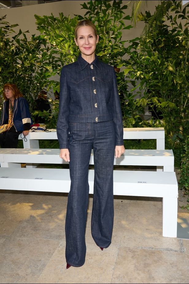 مجموعة ايلي صعب تسافر بنا إلى صحراء السافانا الساحرة