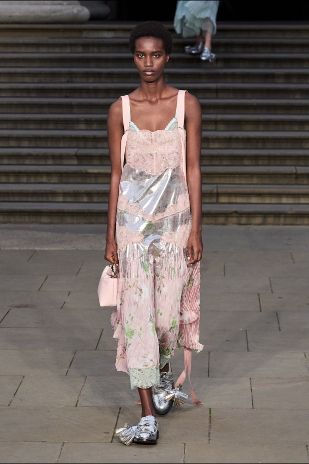 مجموعة Erdem لربيع وصيف 2025