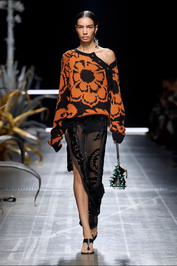 مجموعة Etro لربيع وصيف 2025