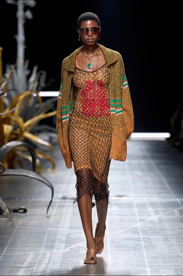 مجموعة Etro لربيع وصيف 2025