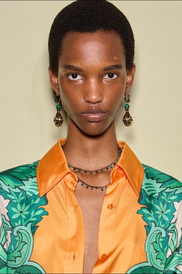 مجموعة Etro لربيع وصيف 2025 تمتلئ بالطاقة الإبداعية