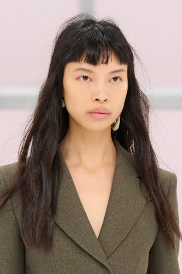 مجموعة Fendi ربيع وصيف 2025 للملابس الجاهزة