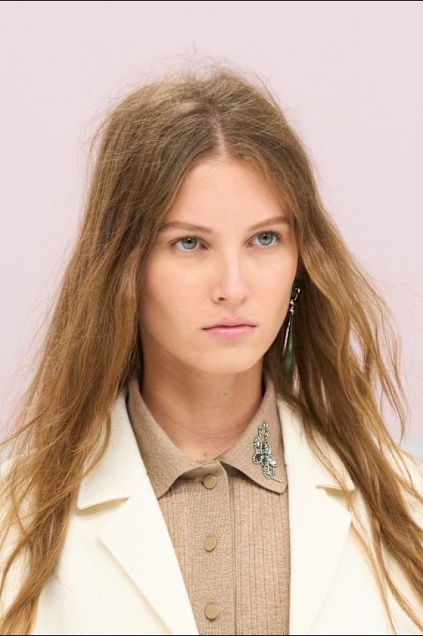 مجموعة Fendi ربيع وصيف 2025 للملابس الجاهزة