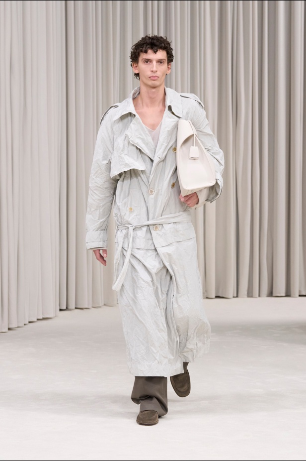 مجموعة Ferragamo ربيع و صيف 2025