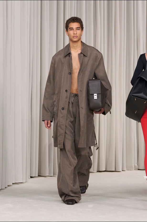 مجموعة Ferragamo ربيع و صيف 2025