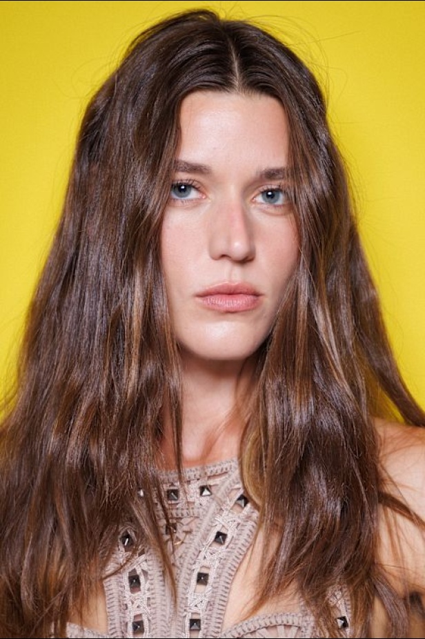 عرض أزياء مجموعة Alberta Ferretti لربيع وصيف 2025