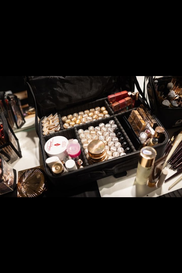 عرض أزياء مجموعة Alberta Ferretti لربيع وصيف 2025