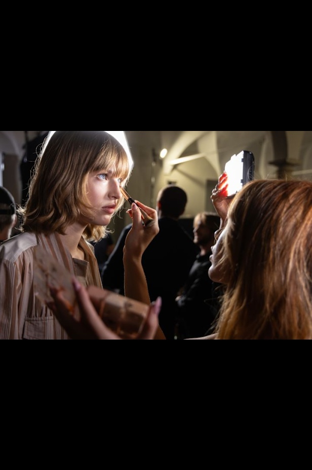 عرض أزياء مجموعة Alberta Ferretti لربيع وصيف 2025