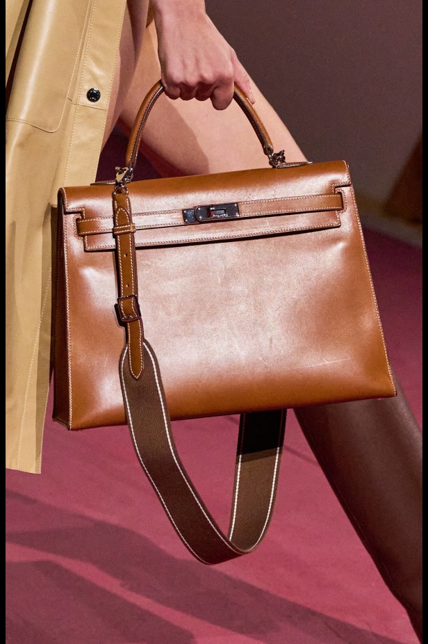 مجموعة Hermès لربيع وصيف 2025... رسالة حب للحرفية التي تُتقنها الدار
