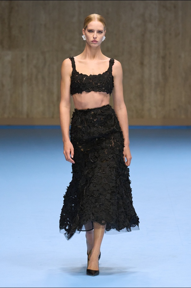 عرض أزياء  Carolina Herrera لربيع وصيف 2024-2025