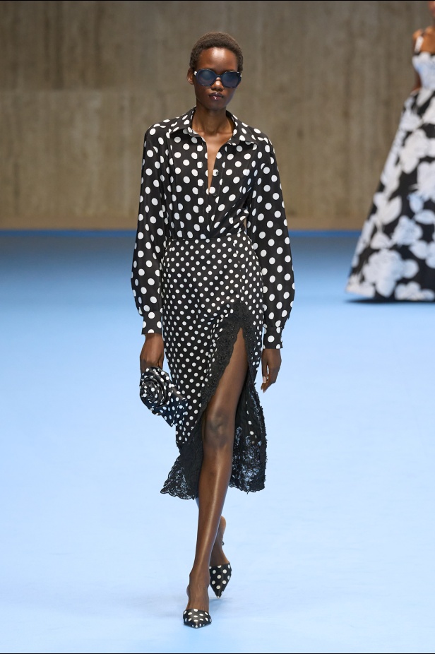 عرض أزياء  Carolina Herrera لربيع وصيف 2024-2025