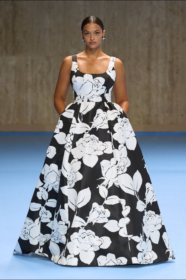 عرض أزياء  Carolina Herrera لربيع وصيف 2024-2025
