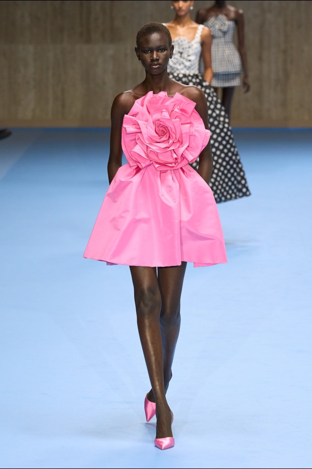 عرض أزياء  Carolina Herrera لربيع وصيف 2024-2025