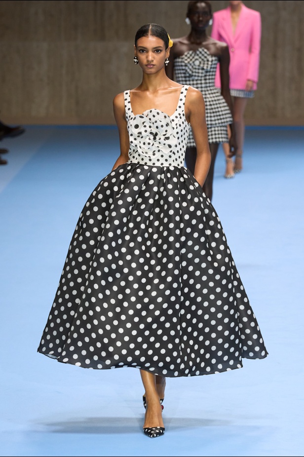 عرض أزياء  Carolina Herrera لربيع وصيف 2024-2025