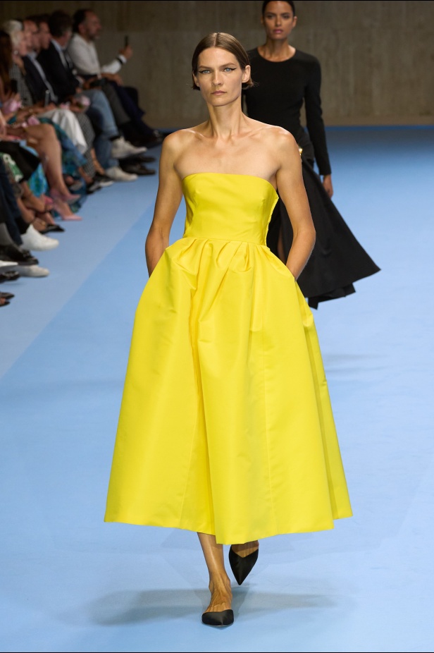 عرض أزياء  Carolina Herrera لربيع وصيف 2024-2025