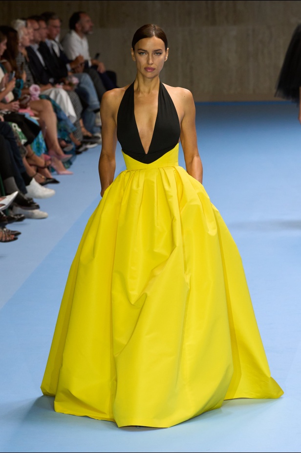 عرض أزياء  Carolina Herrera لربيع وصيف 2024-2025