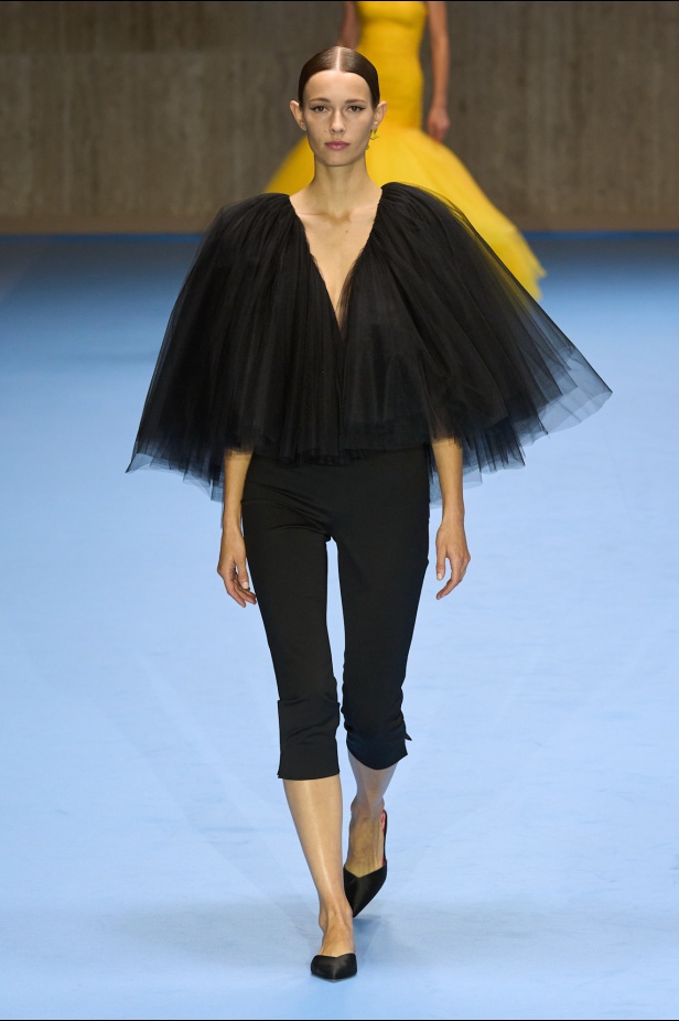 عرض أزياء  Carolina Herrera لربيع وصيف 2024-2025
