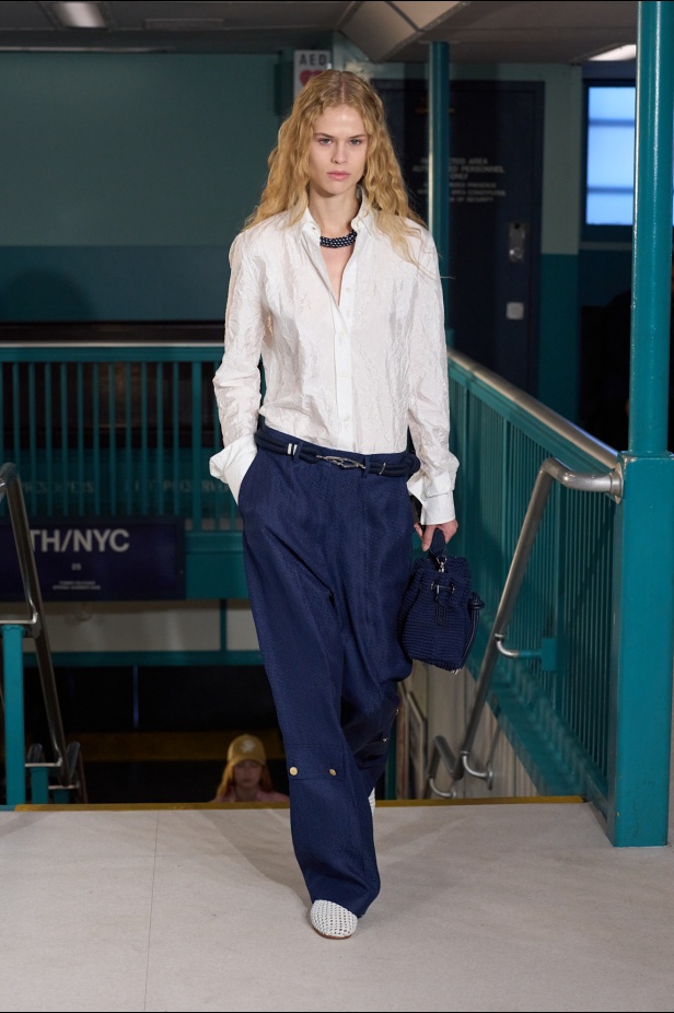 مجموعة Tommy Hilfiger لربيع وصيف 2025