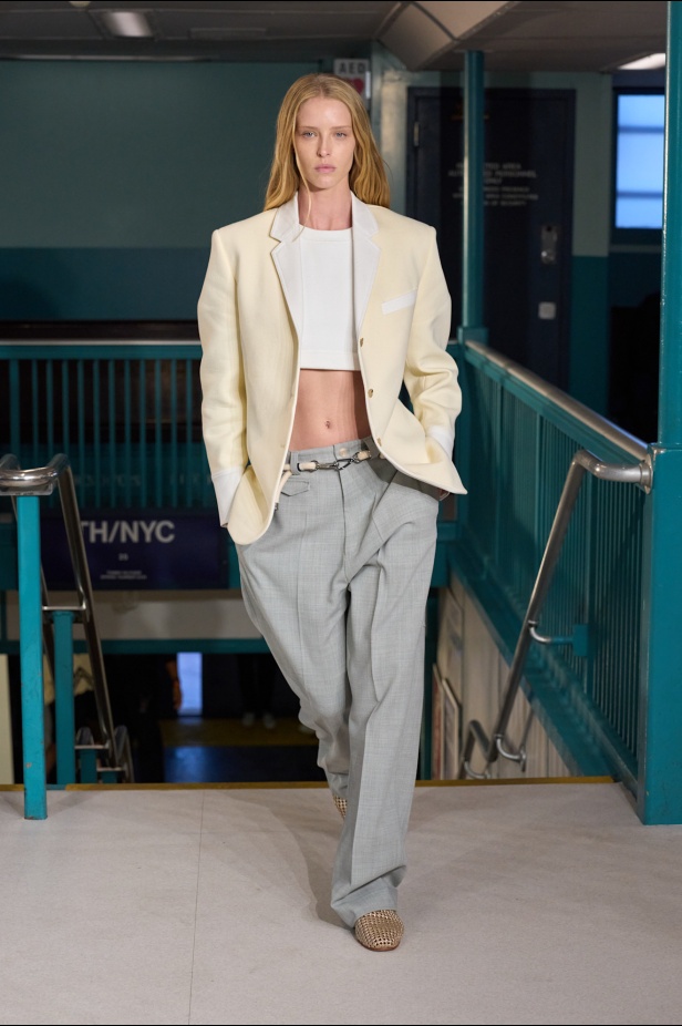 مجموعة Tommy Hilfiger لربيع وصيف 2025