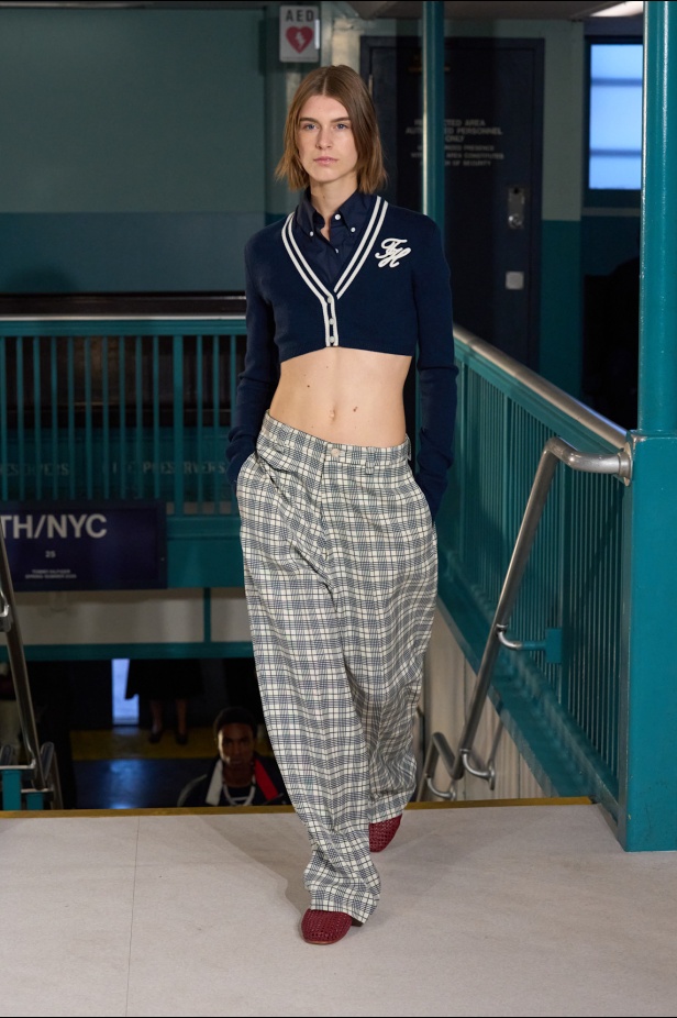 مجموعة Tommy Hilfiger لربيع وصيف 2025