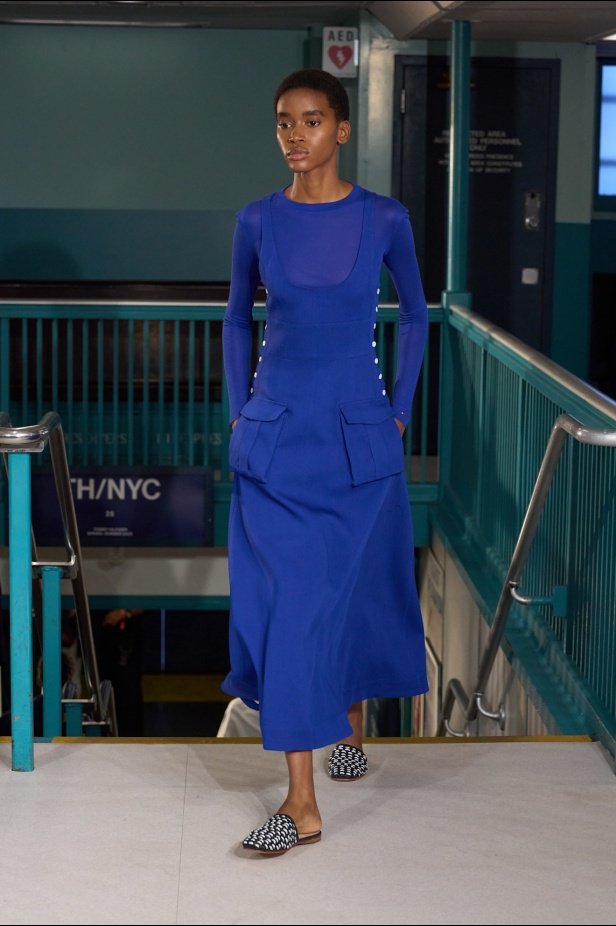 مجموعة Tommy Hilfiger لربيع وصيف 2025