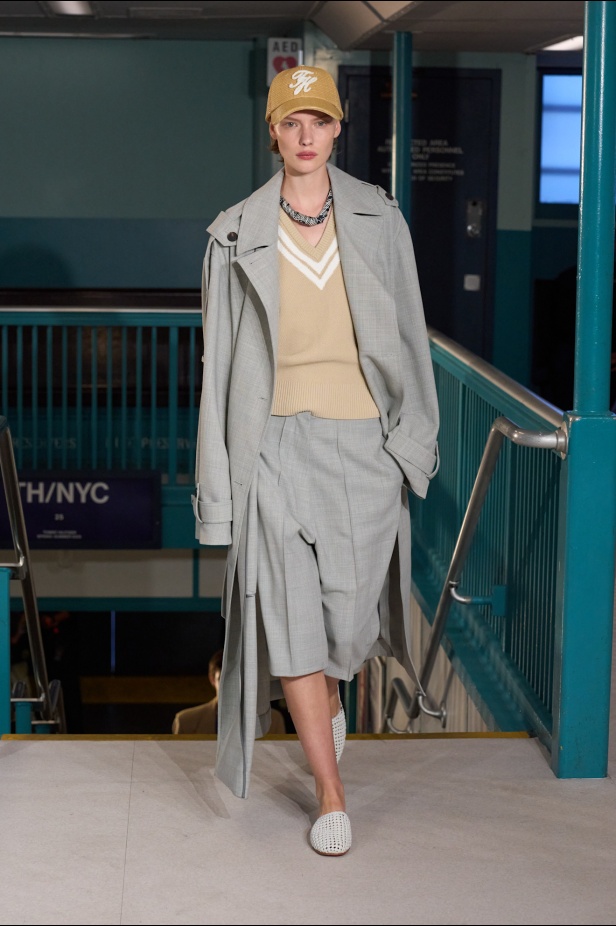 مجموعة Tommy Hilfiger لربيع وصيف 2025