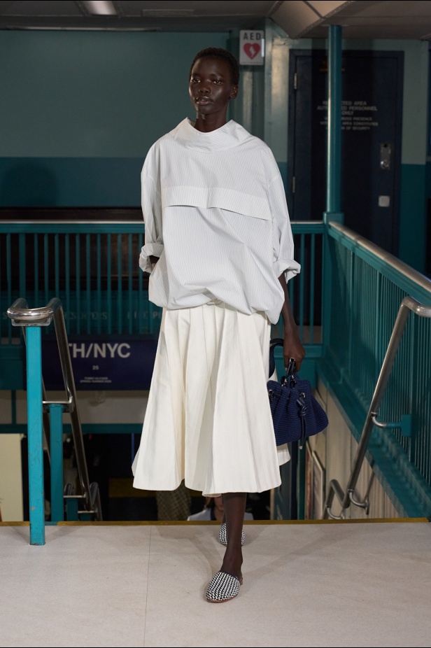 مجموعة Tommy Hilfiger لربيع وصيف 2025