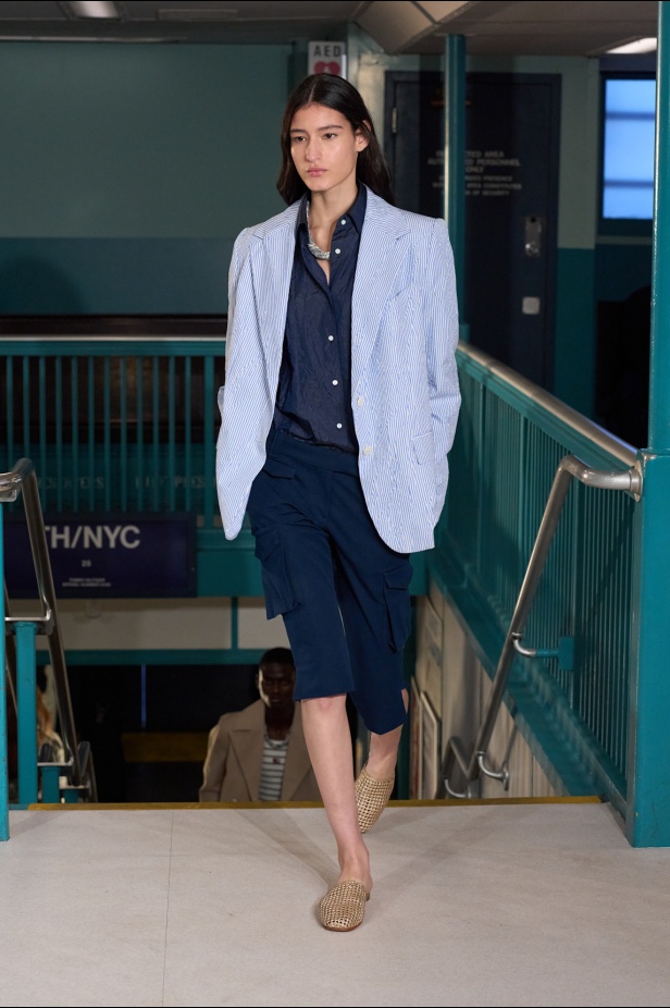 مجموعة Tommy Hilfiger لربيع وصيف 2025