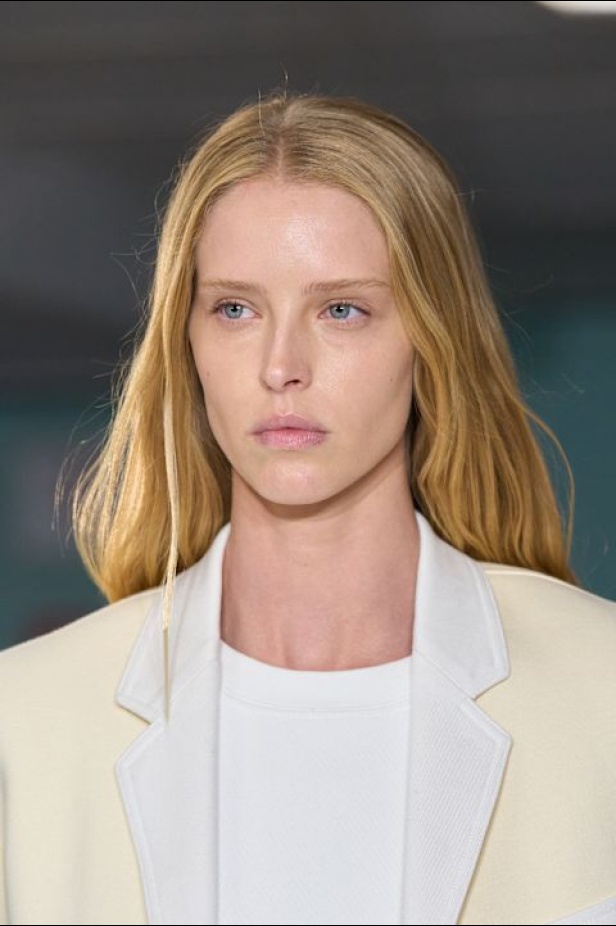 مجموعة Tommy Hilfiger لربيع وصيف 2025