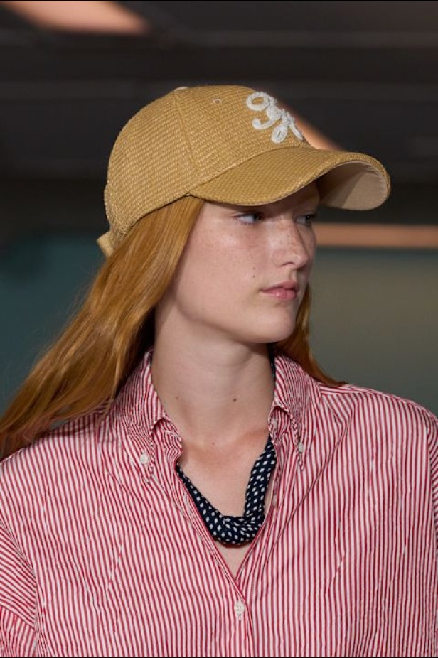 مجموعة Tommy Hilfiger لربيع وصيف 2025