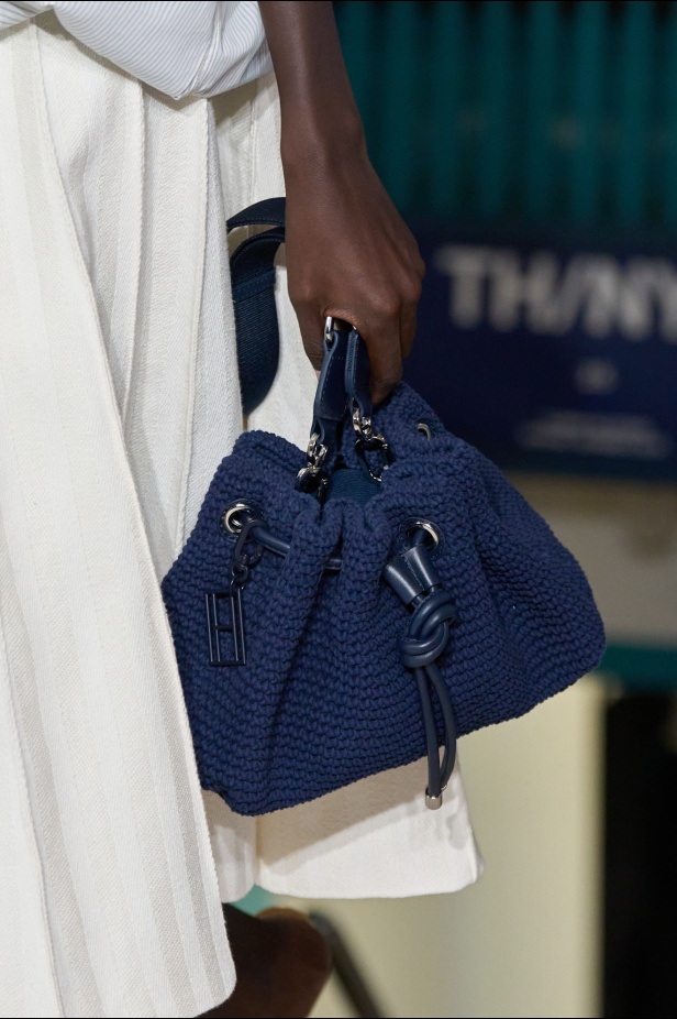 مجموعة Tommy Hilfiger لربيع وصيف 2025