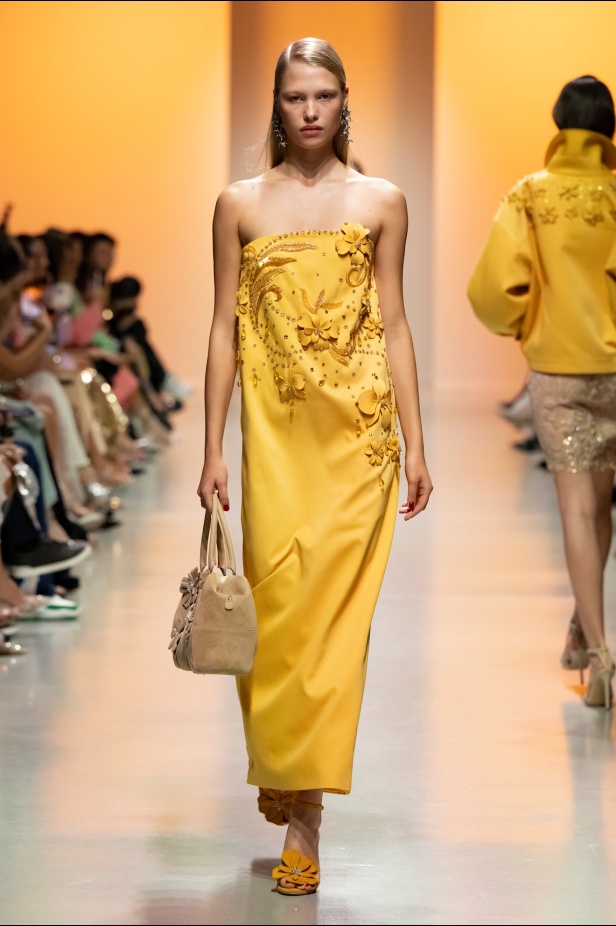 دار جورج حبيقة تكتب فصلًا ابداعيًا جديدًا في باريس مع مجموعة ربيع 2025 للأزياء الجاهزة