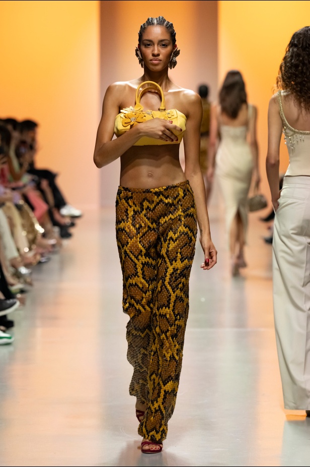 دار جورج حبيقة تكتب فصلًا ابداعيًا جديدًا في باريس مع مجموعة ربيع 2025 للأزياء الجاهزة