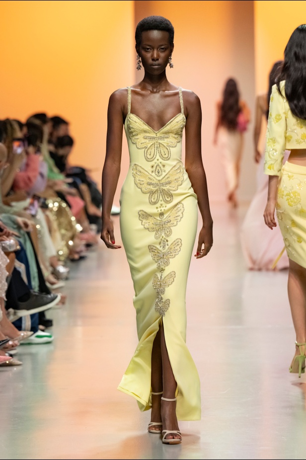 دار جورج حبيقة تكتب فصلًا ابداعيًا جديدًا في باريس مع مجموعة ربيع 2025 للأزياء الجاهزة