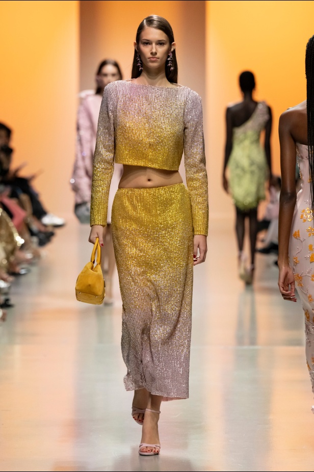 دار جورج حبيقة تكتب فصلًا ابداعيًا جديدًا في باريس مع مجموعة ربيع 2025 للأزياء الجاهزة