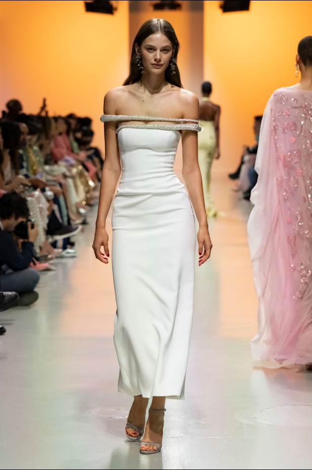 دار جورج حبيقة تكتب فصلًا ابداعيًا جديدًا في باريس مع مجموعة ربيع 2025 للأزياء الجاهزة