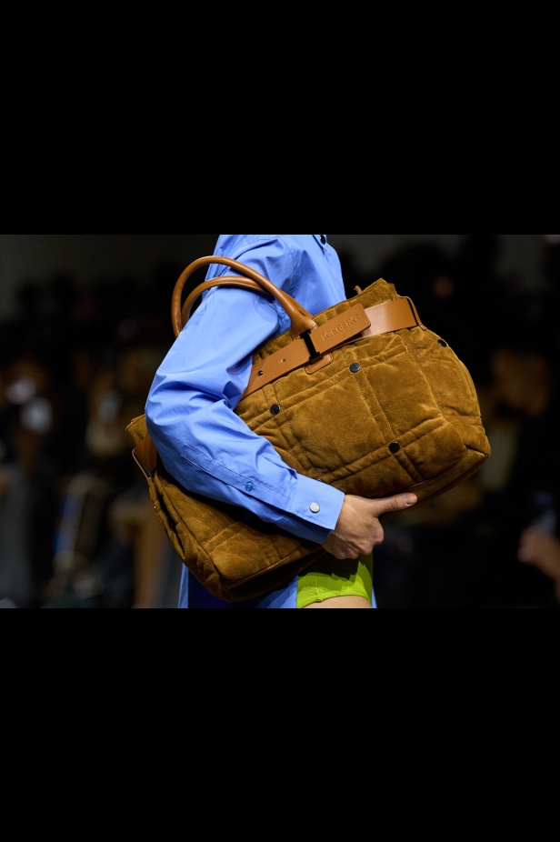 مجموعة ICEBERG لربيع وصيف 2025: طاقة جديدة إلى الأبد