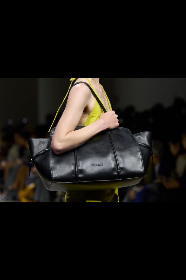 مجموعة ICEBERG لربيع وصيف 2025: طاقة جديدة إلى الأبد