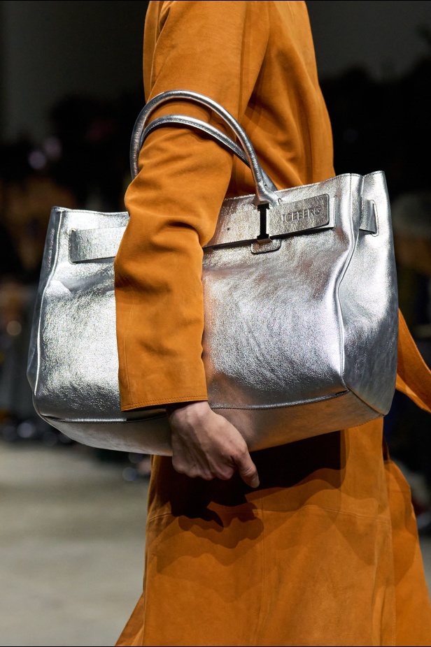 مجموعة ICEBERG لربيع وصيف 2025: طاقة جديدة إلى الأبد