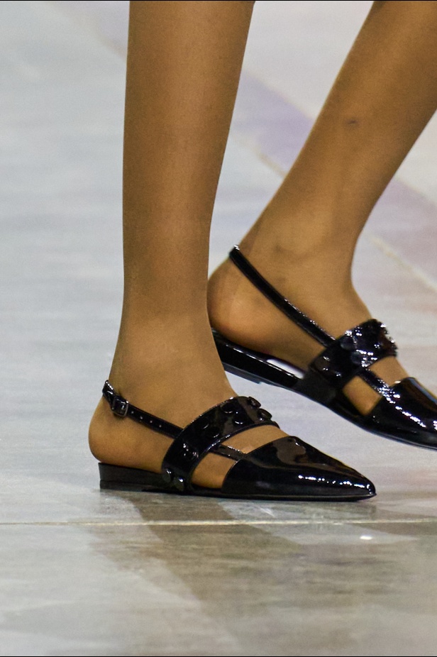 مجموعة ICEBERG لربيع وصيف 2025: طاقة جديدة إلى الأبد