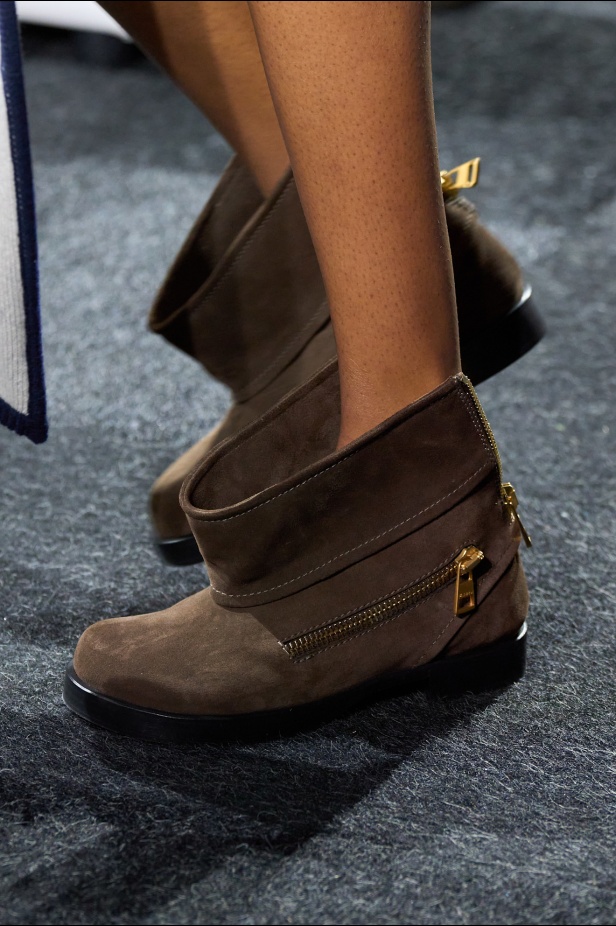 مجموعة JW Anderson مرحة وقريبة من الواقعية