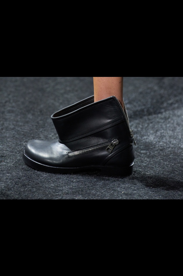 مجموعة JW Anderson مرحة وقريبة من الواقعية