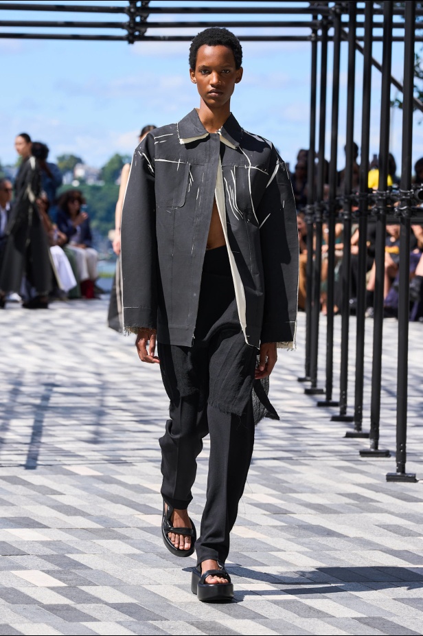 مجموعة Jason Wu لربيع 2025