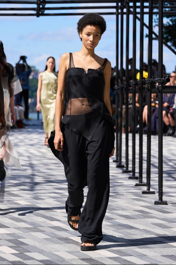 مجموعة Jason Wu لربيع 2025