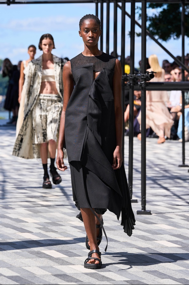 مجموعة Jason Wu لربيع 2025