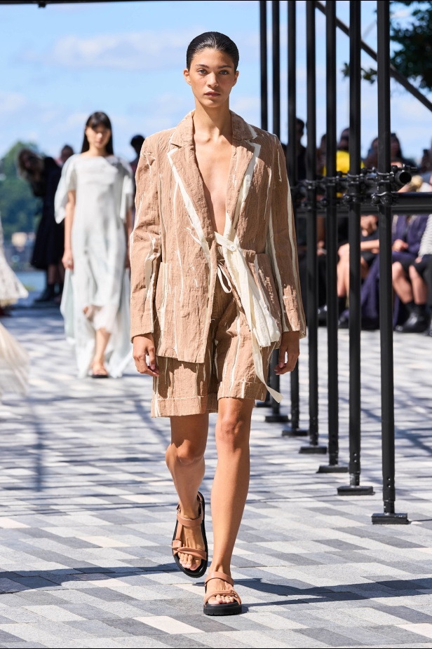 مجموعة Jason Wu لربيع 2025