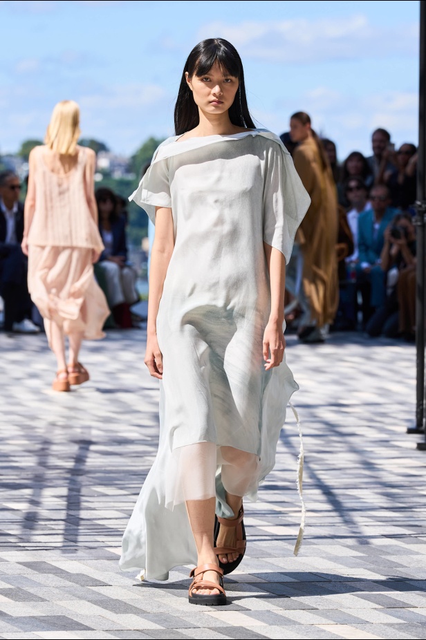 مجموعة Jason Wu لربيع 2025