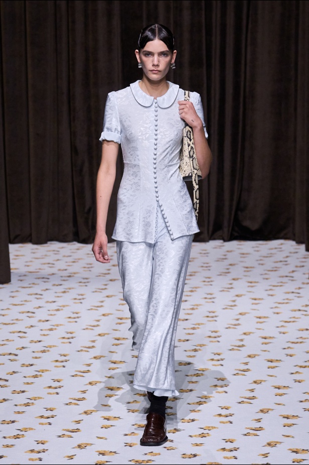 مجموعة Jil Sander ربيع و صيف 2025 للملابس الجاهزة