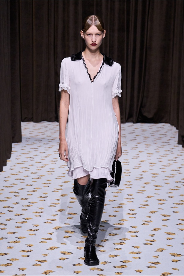 مجموعة Jil Sander ربيع و صيف 2025 للملابس الجاهزة